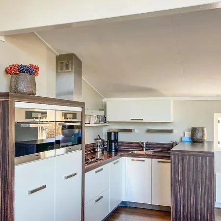 Cozy Home In Oude Tonge With House Sea View Exterior photo