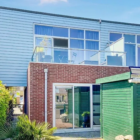 Cozy Home In Oude Tonge With House Sea View Exterior photo