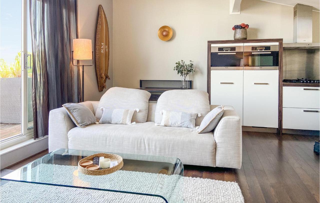 Hébergement de vacances Cozy In Tonge With House Sea View Oude-Tonge